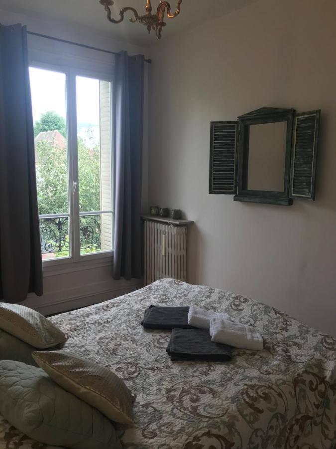 Maison En Pierre De Taille Holiday home Le Raincy